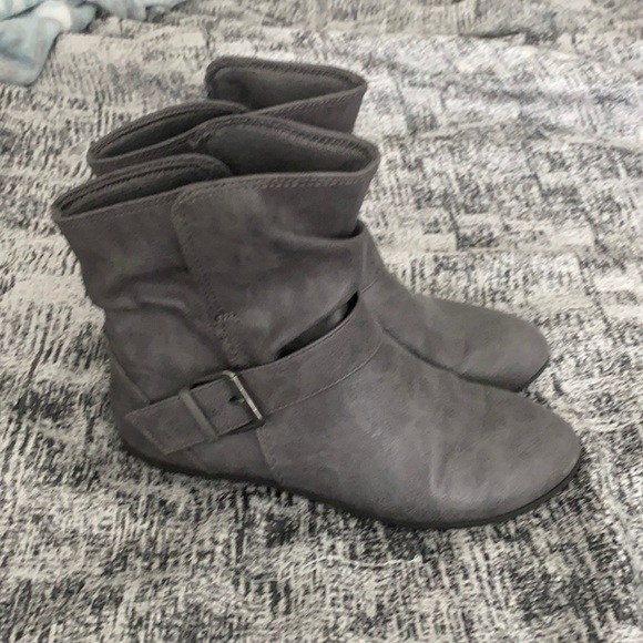 LOWER EAST SIDE Shoes - Lower East Size Short Gray Boots Size 6